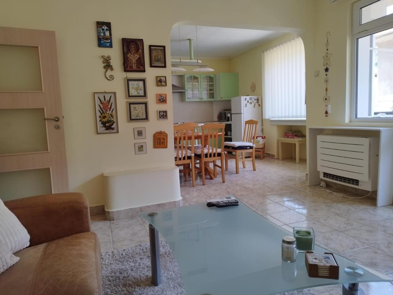 Apartment Maddie Teteven Luaran gambar